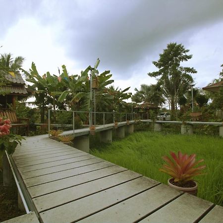 Hotel เรือนไทยใจสุขเอ๋ย Ban Bang Wa Exterior foto