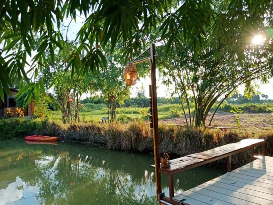 Hotel เรือนไทยใจสุขเอ๋ย Ban Bang Wa Exterior foto