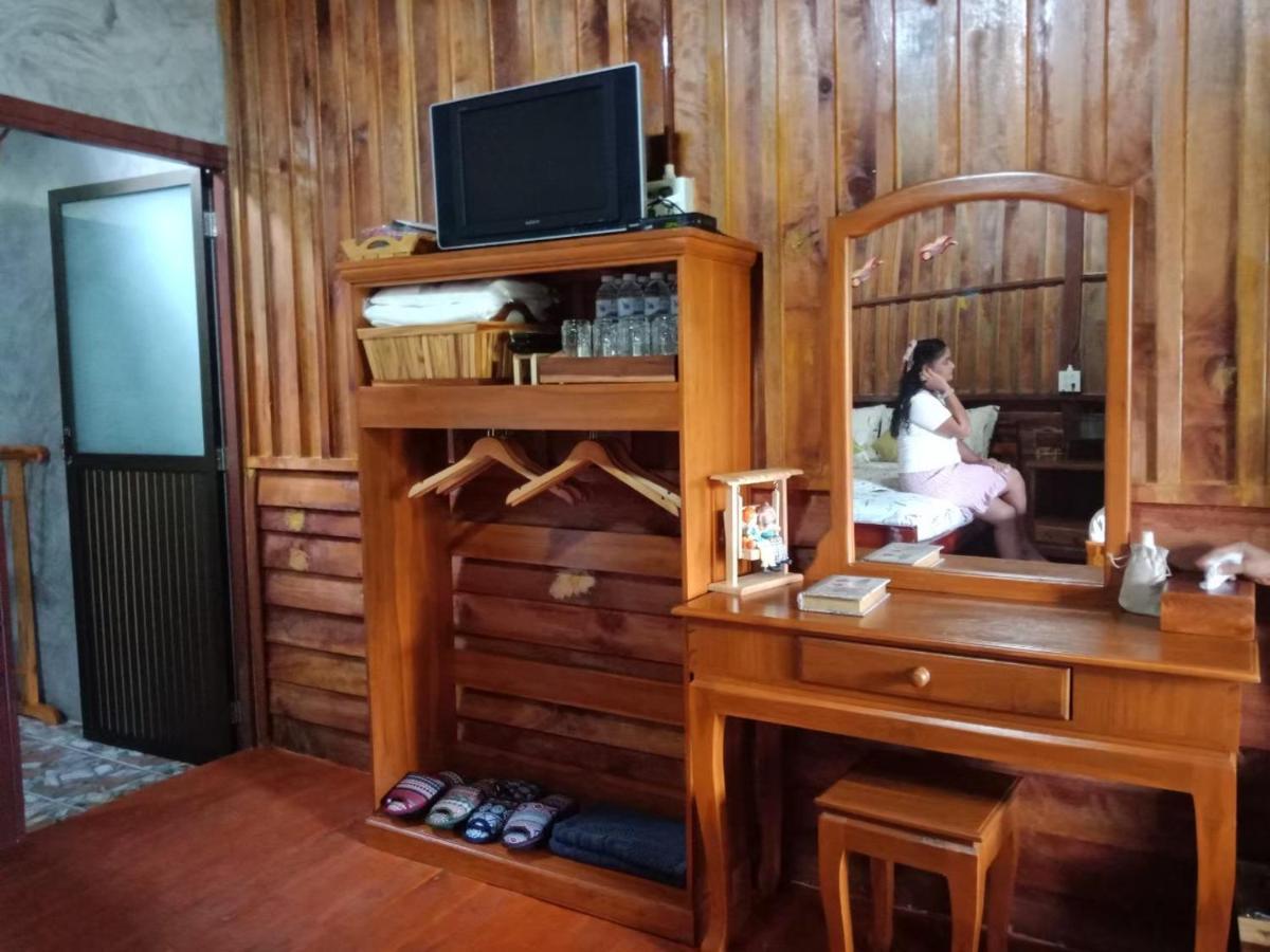 Hotel เรือนไทยใจสุขเอ๋ย Ban Bang Wa Exterior foto