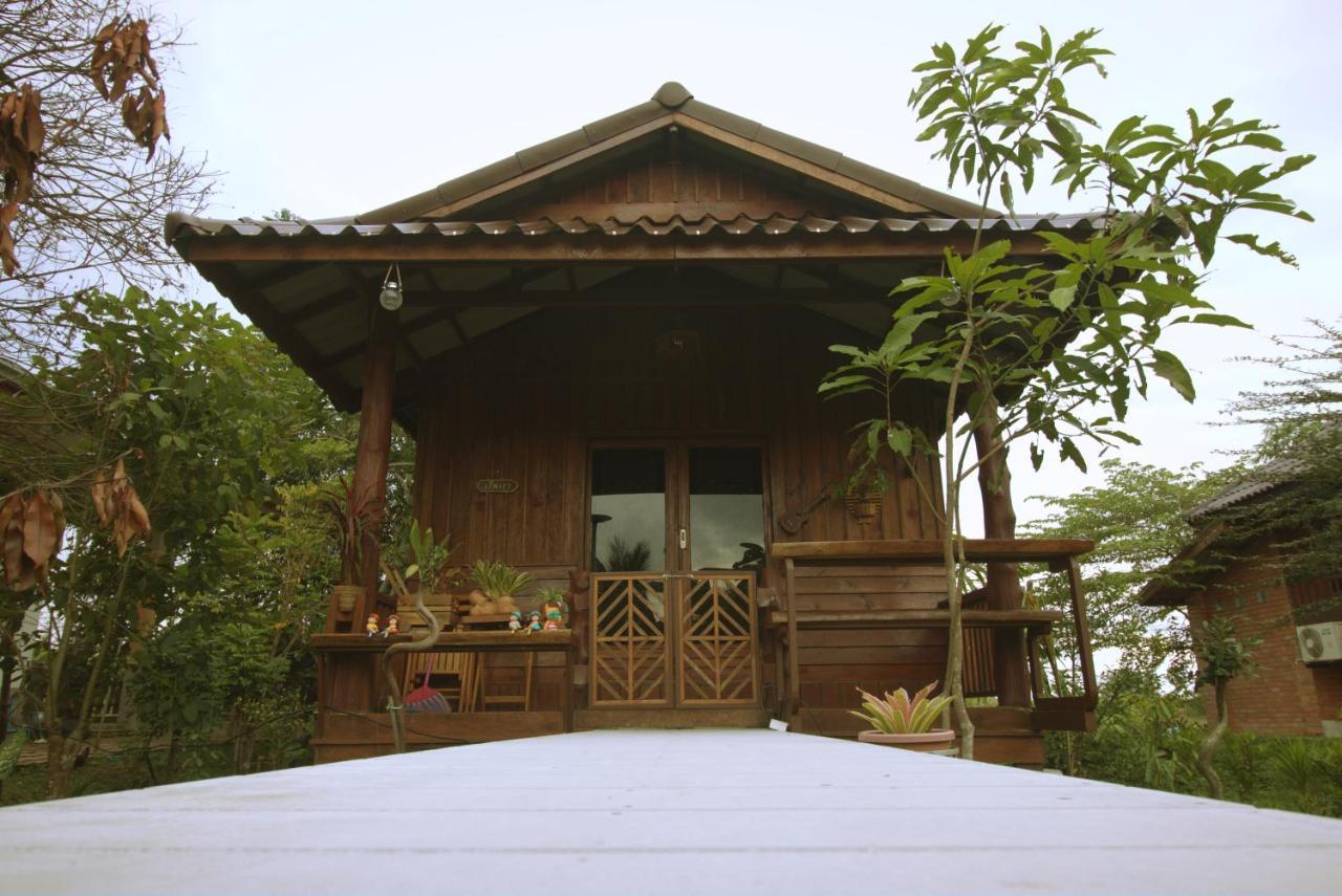 Hotel เรือนไทยใจสุขเอ๋ย Ban Bang Wa Exterior foto