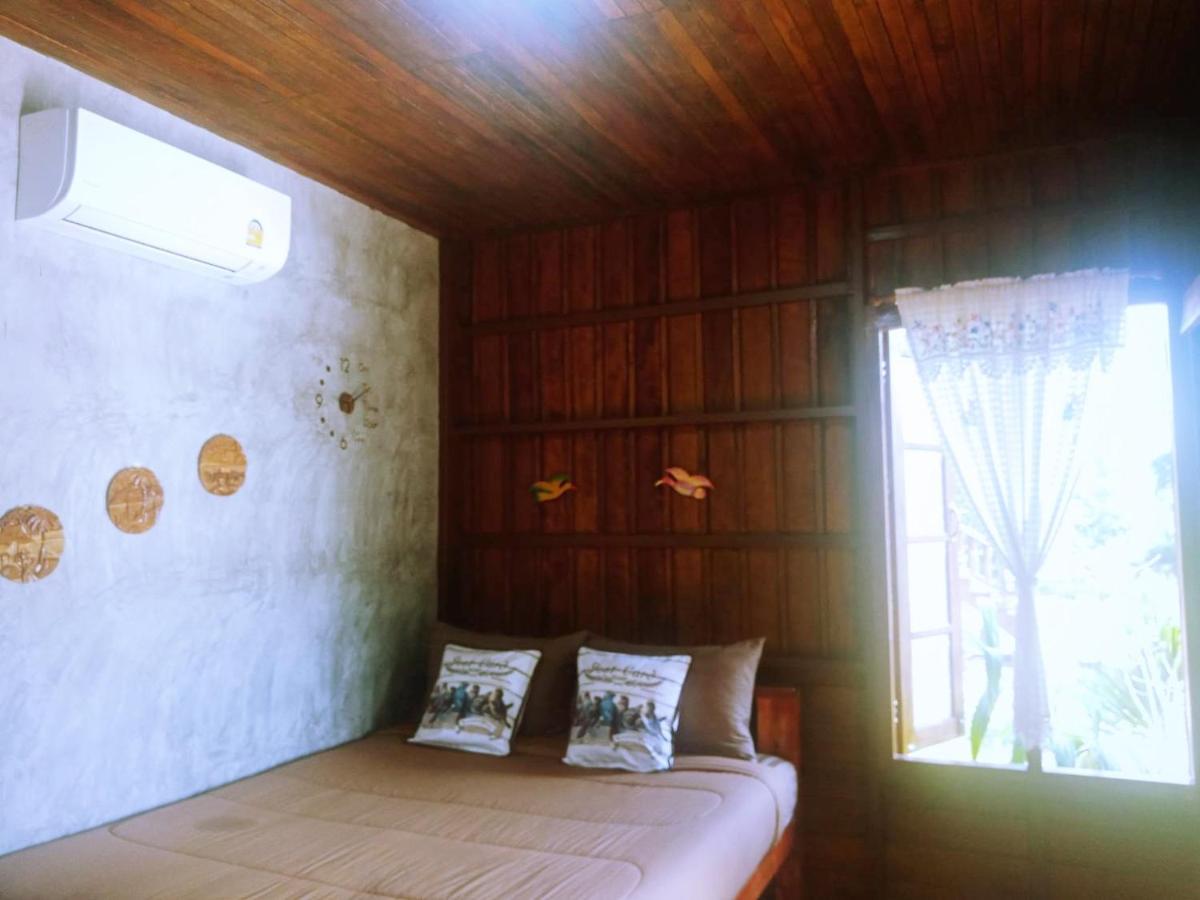 Hotel เรือนไทยใจสุขเอ๋ย Ban Bang Wa Exterior foto