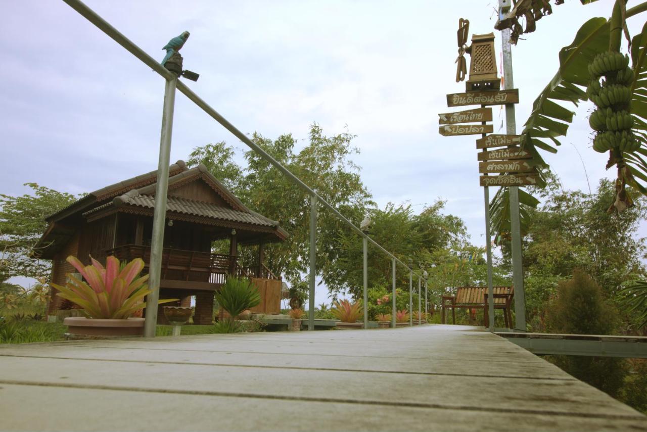Hotel เรือนไทยใจสุขเอ๋ย Ban Bang Wa Exterior foto