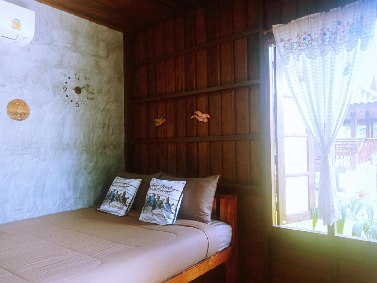 Hotel เรือนไทยใจสุขเอ๋ย Ban Bang Wa Exterior foto