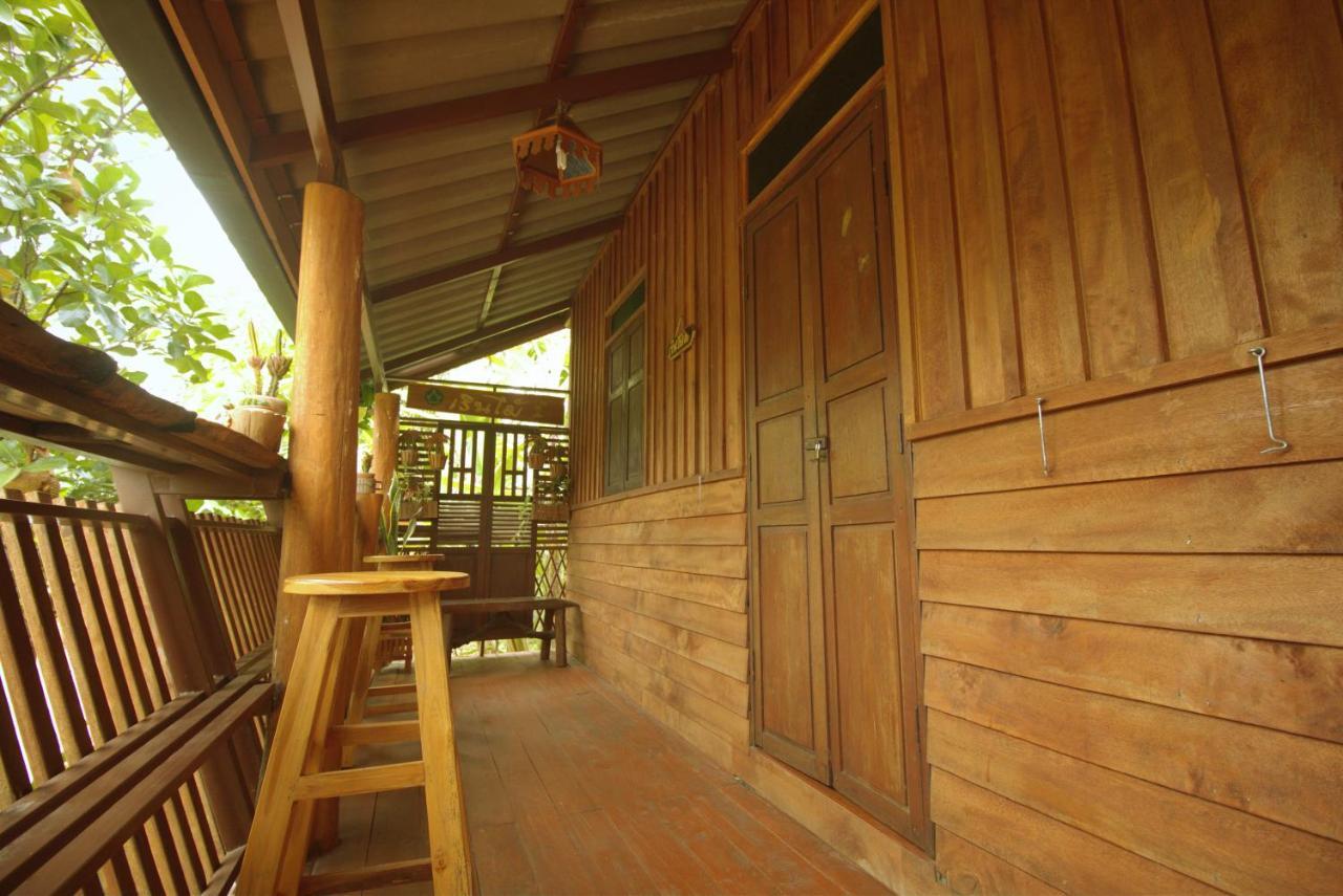 Hotel เรือนไทยใจสุขเอ๋ย Ban Bang Wa Exterior foto