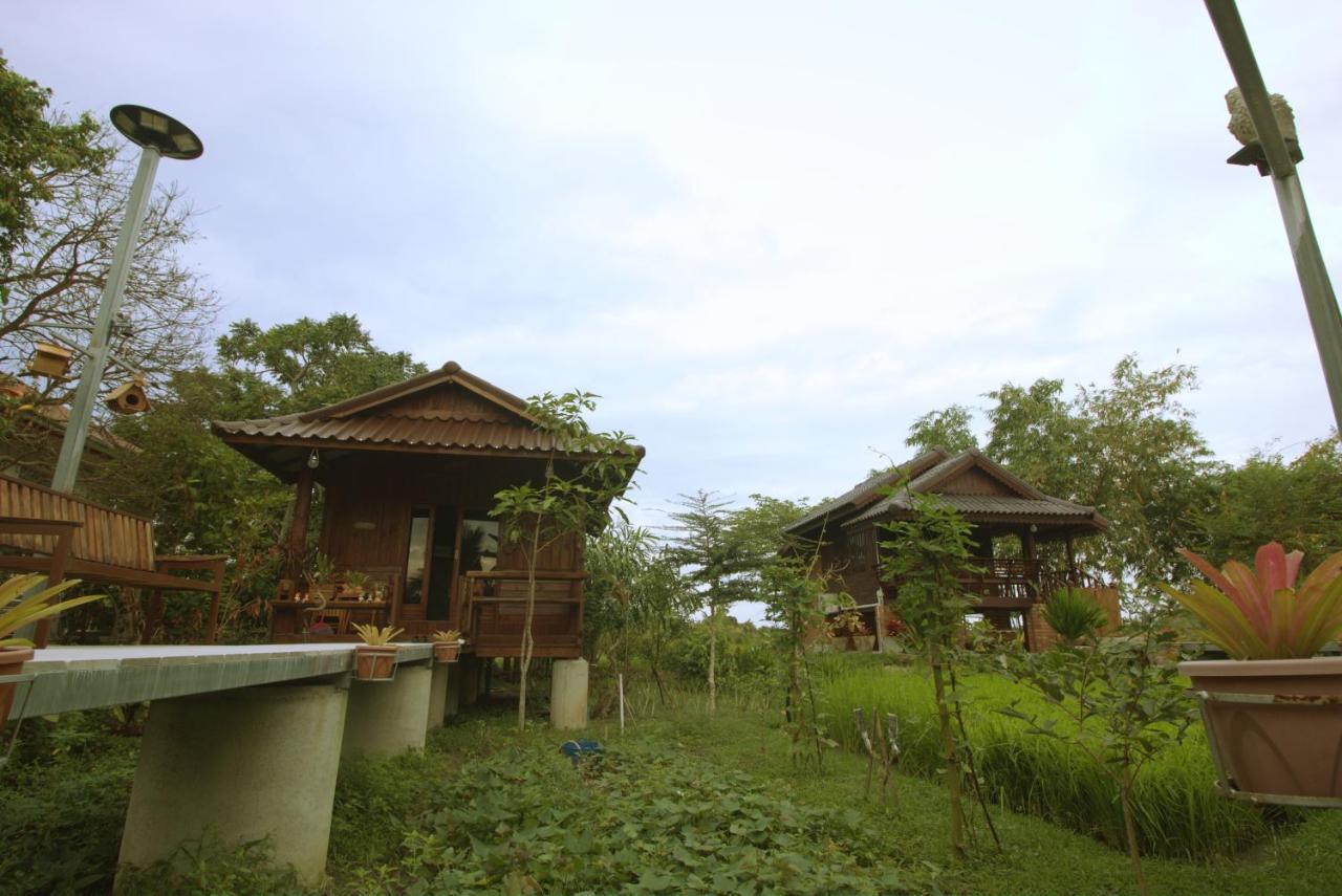 Hotel เรือนไทยใจสุขเอ๋ย Ban Bang Wa Exterior foto
